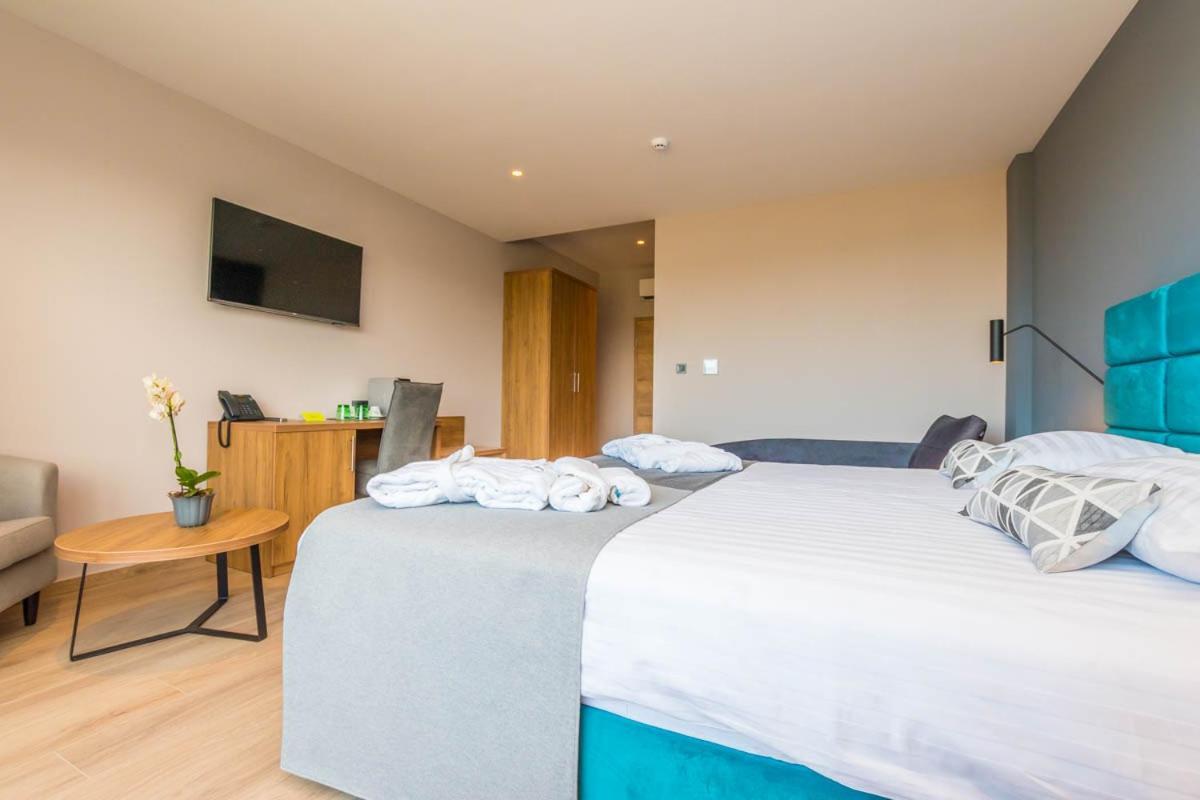 Hotel Delfin Lanterna Tar-Vabriga Exteriér fotografie