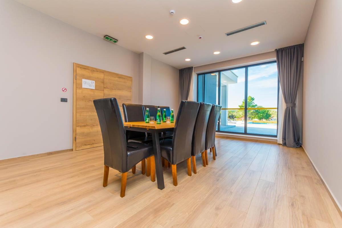 Hotel Delfin Lanterna Tar-Vabriga Exteriér fotografie