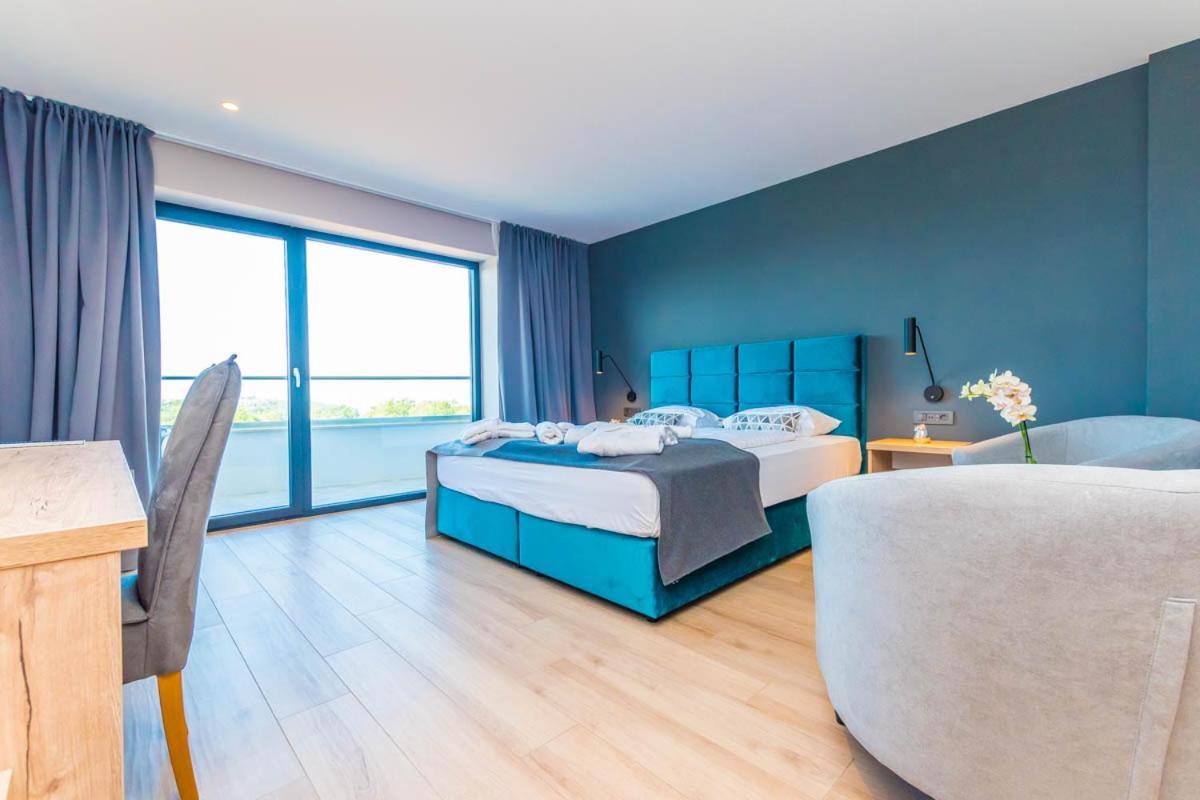 Hotel Delfin Lanterna Tar-Vabriga Exteriér fotografie