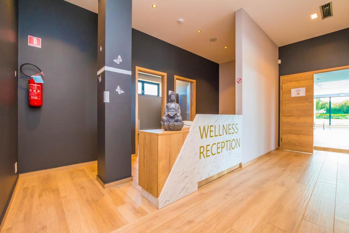 Hotel Delfin Lanterna Tar-Vabriga Exteriér fotografie