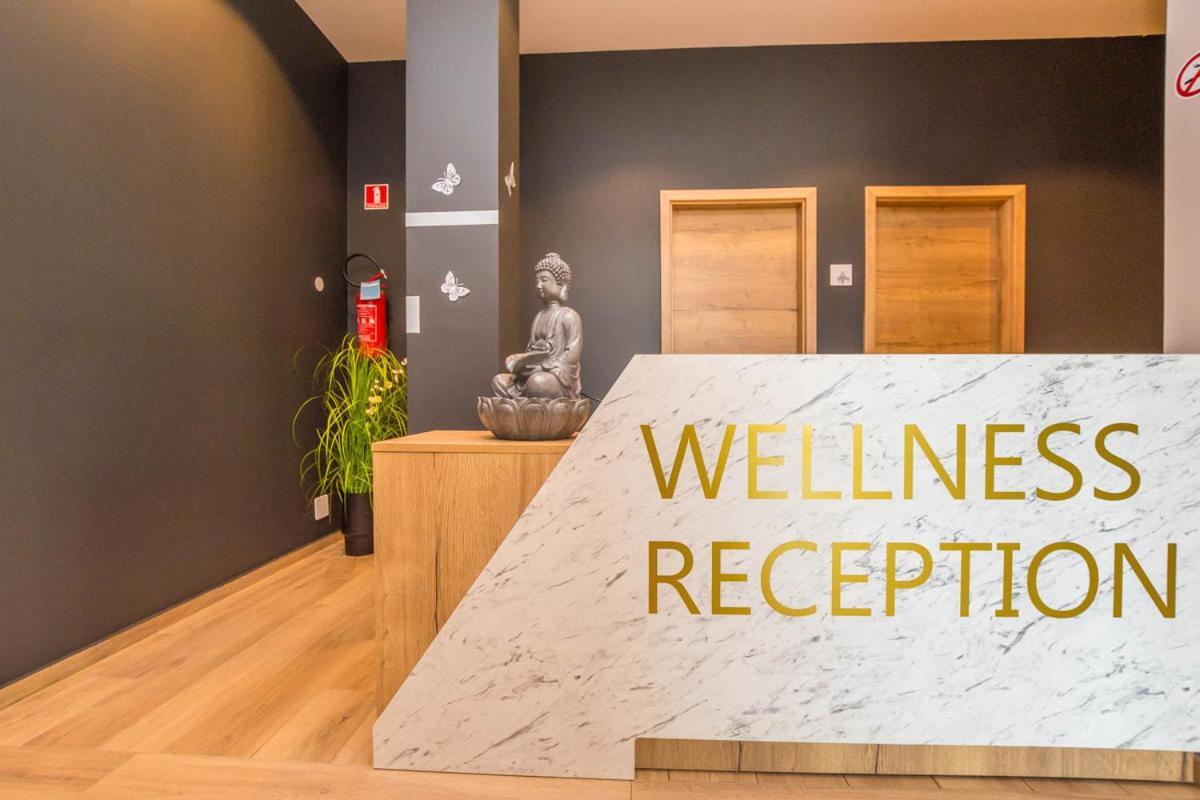 Hotel Delfin Lanterna Tar-Vabriga Exteriér fotografie