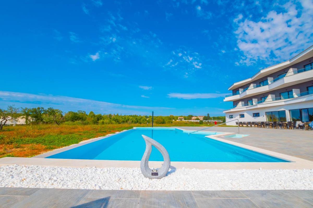 Hotel Delfin Lanterna Tar-Vabriga Exteriér fotografie