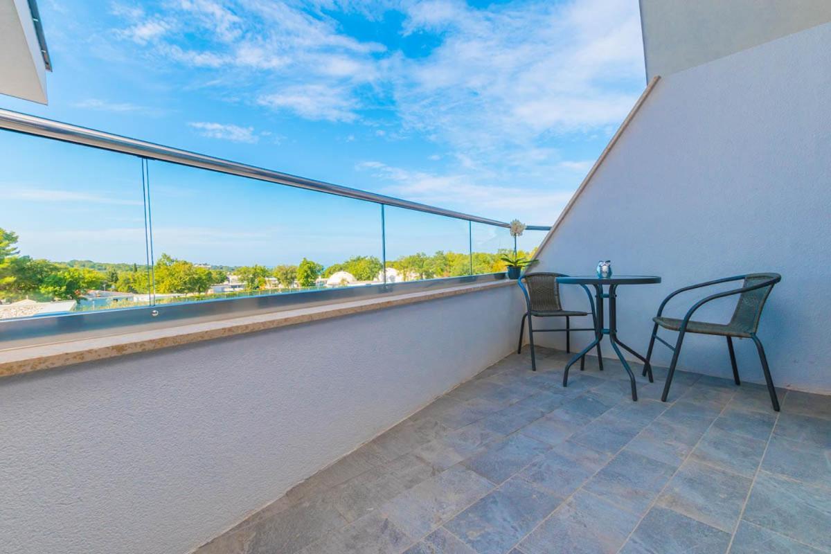 Hotel Delfin Lanterna Tar-Vabriga Exteriér fotografie