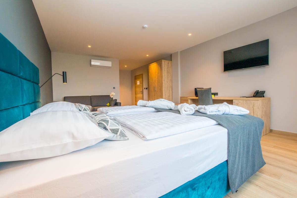 Hotel Delfin Lanterna Tar-Vabriga Exteriér fotografie