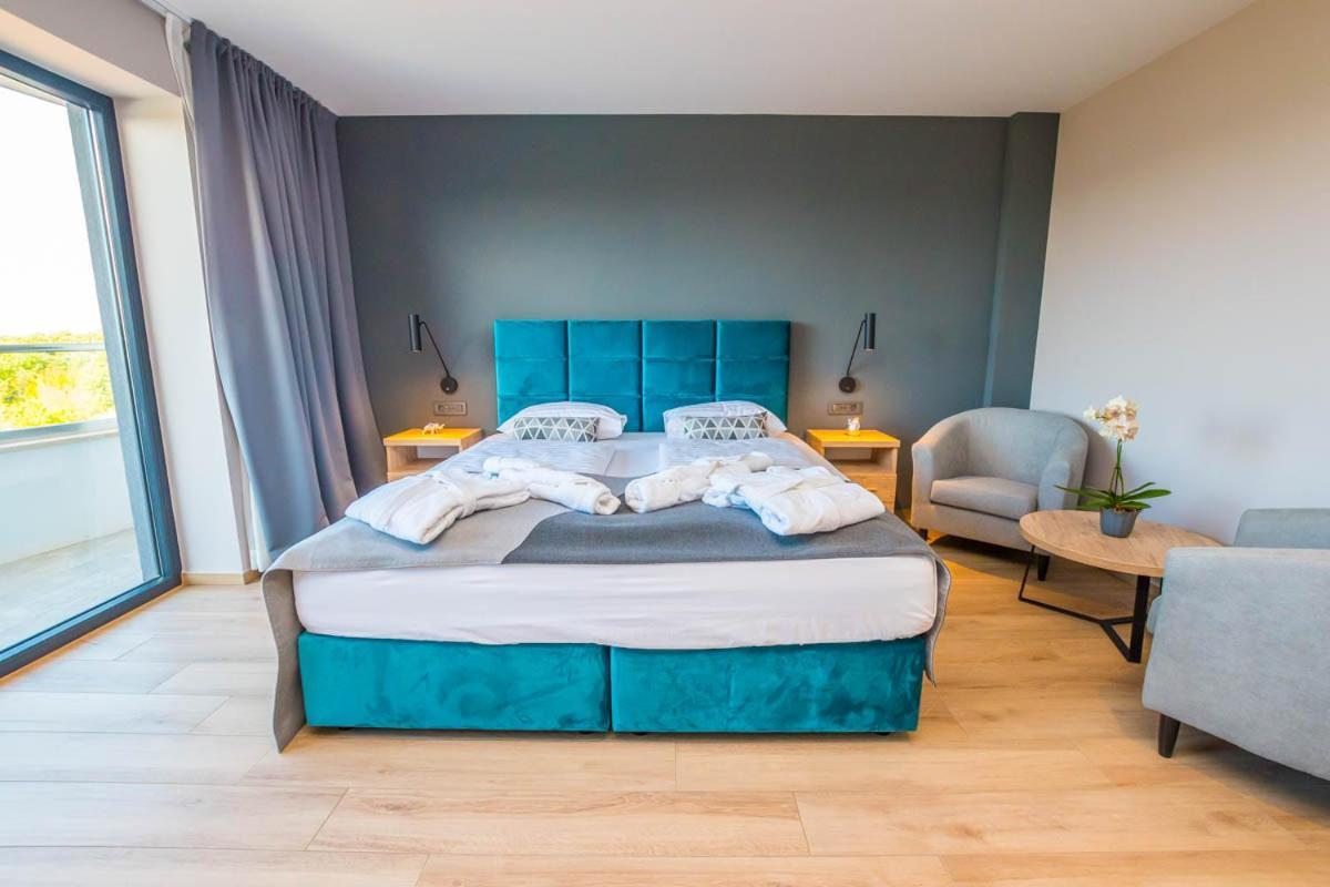 Hotel Delfin Lanterna Tar-Vabriga Exteriér fotografie